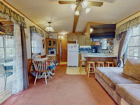 3rd image of 128 Pheasant Ln