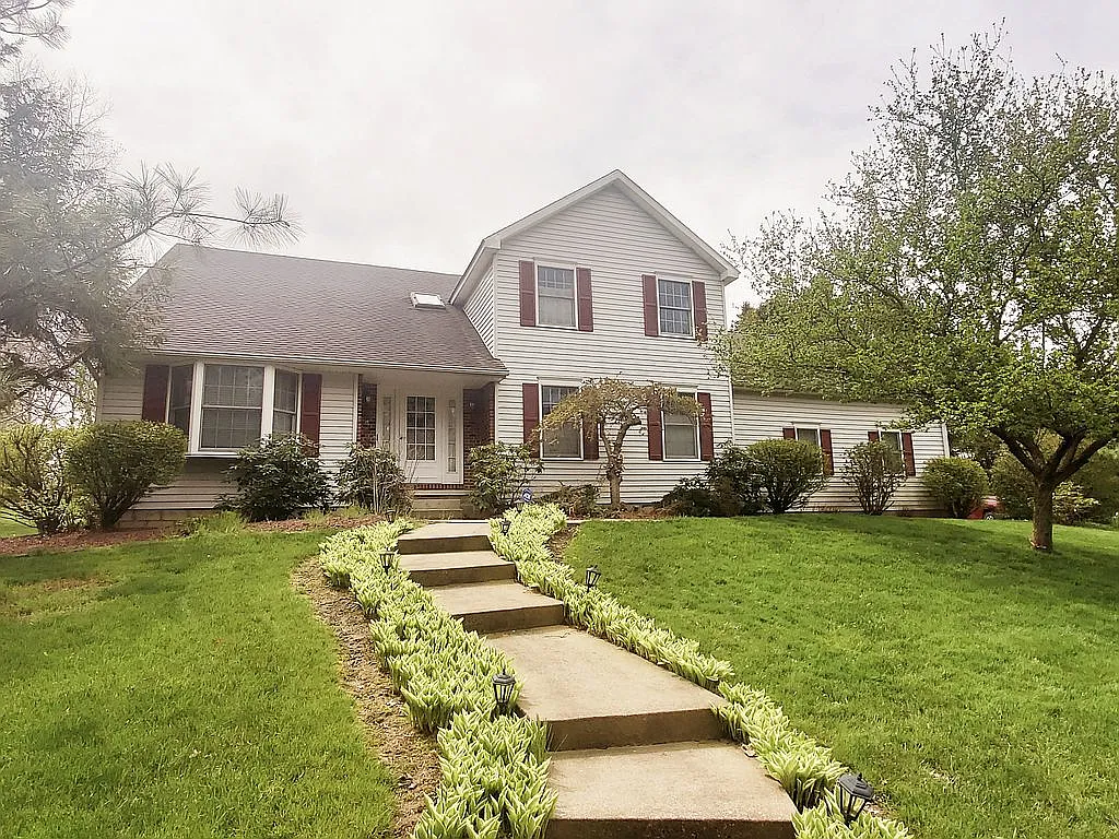 4435 Neptune Dr photo 1