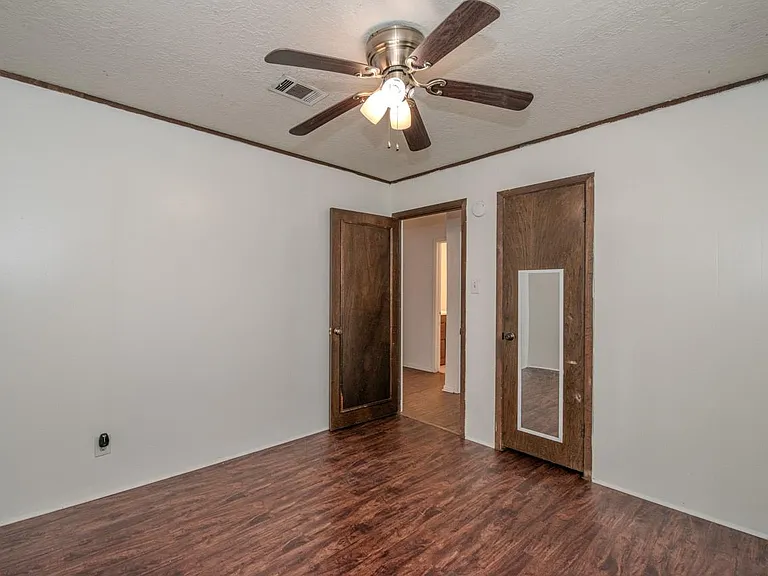 450 Norvell St — Photo 18