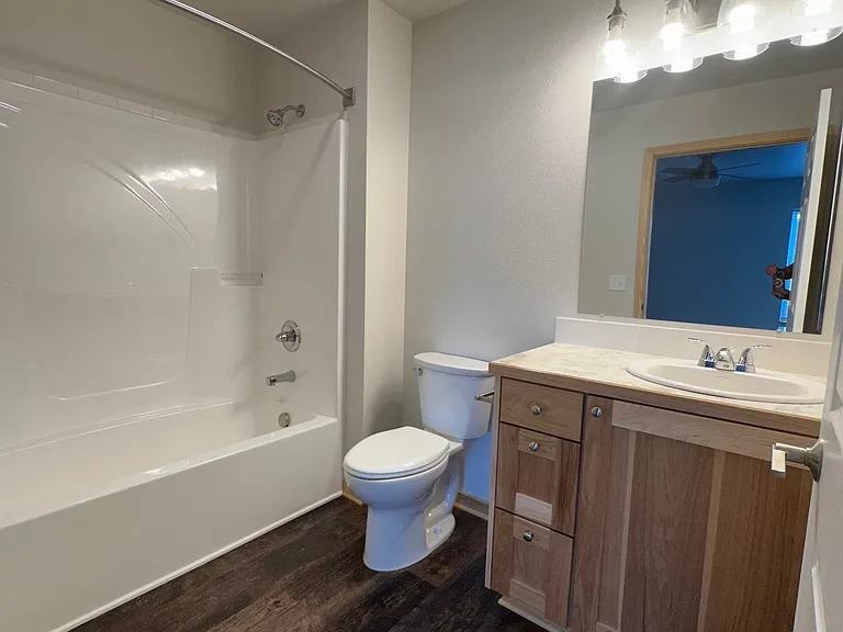 412 W Bridge Ave #2 — Photo 4