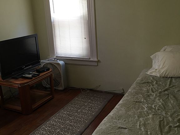 5th image of 312 Academy St