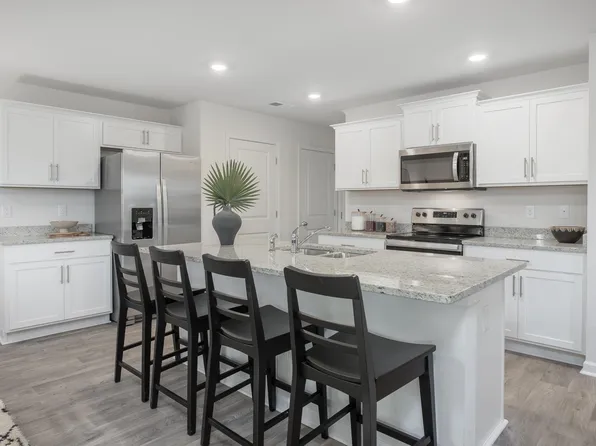 2537 Lily Dr, Haw River, NC 27258