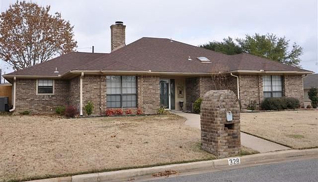 1st image of 328 Hollie Cir
