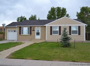 2516 Sagebrush Ave, Cheyenne, WY 82009