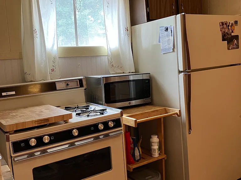 533 N Hollywood St #B — Photo 3