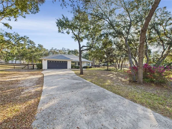 371 E Buckingham Dr, Lecanto, FL 34461