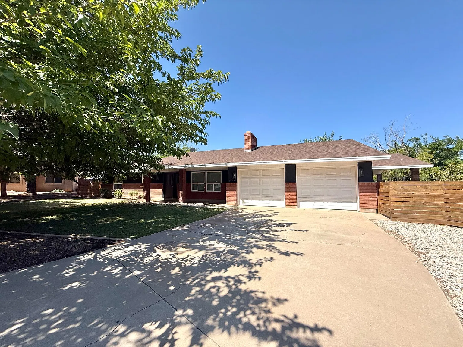 3 bed, 2.5 bath, 1716 sqft, $2,700 — Photo 2