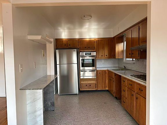 4th image of 4537 160th St Floor 3