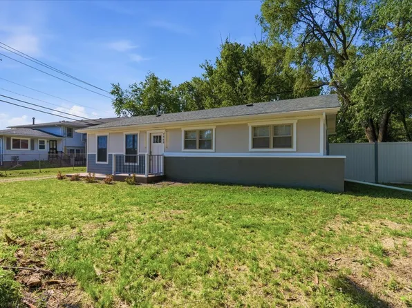 7468 E Parr St, Saint Anne, IL 60964