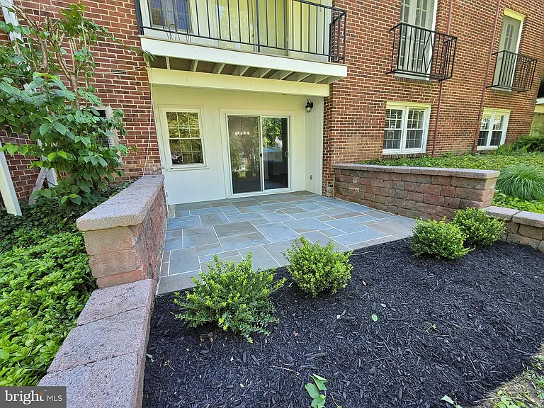 367 Homeland Southway #1B — Photo 12