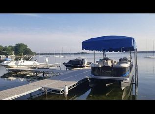 1762 Milwaukee St, Delafield, WI 53018