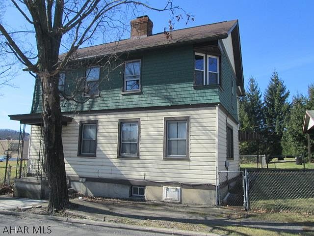 1st image of 207 Penn St