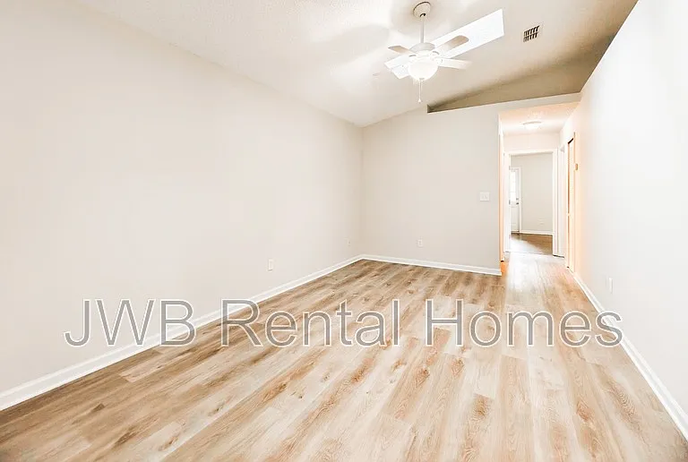 5119 Somerton Ct — Photo 6