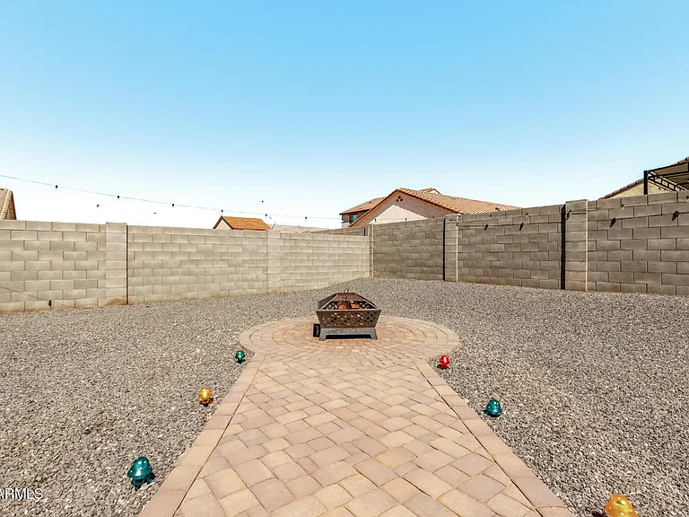11204 W Mobile Ln — Photo 36