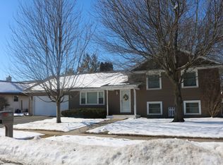 829 S 8th St, Dekalb, IL 60115