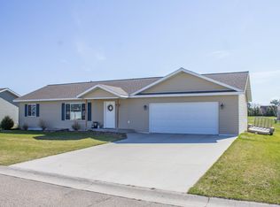 817 8th Ave SW, Perham, MN 56573