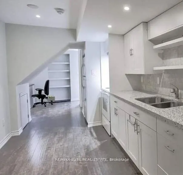 155 Rideau Dr #BASEMENT — Photo 2