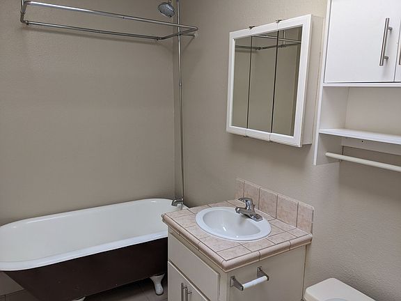 4th image of 57 Linden Ave #8