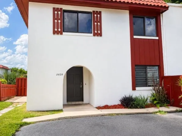 2028 Oak Meadow Cir, South Daytona, FL 32119