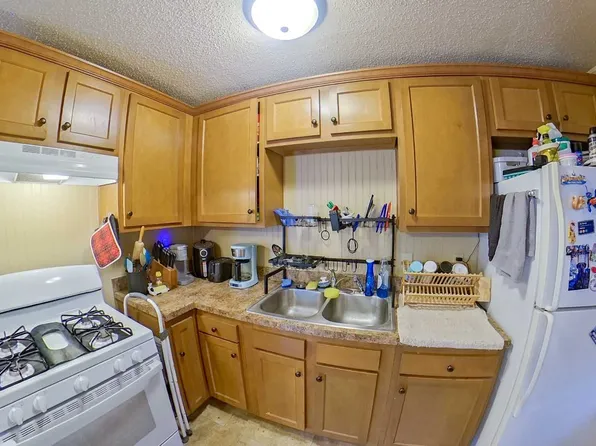 2125 Green Ave, Manhattan, KS 66502