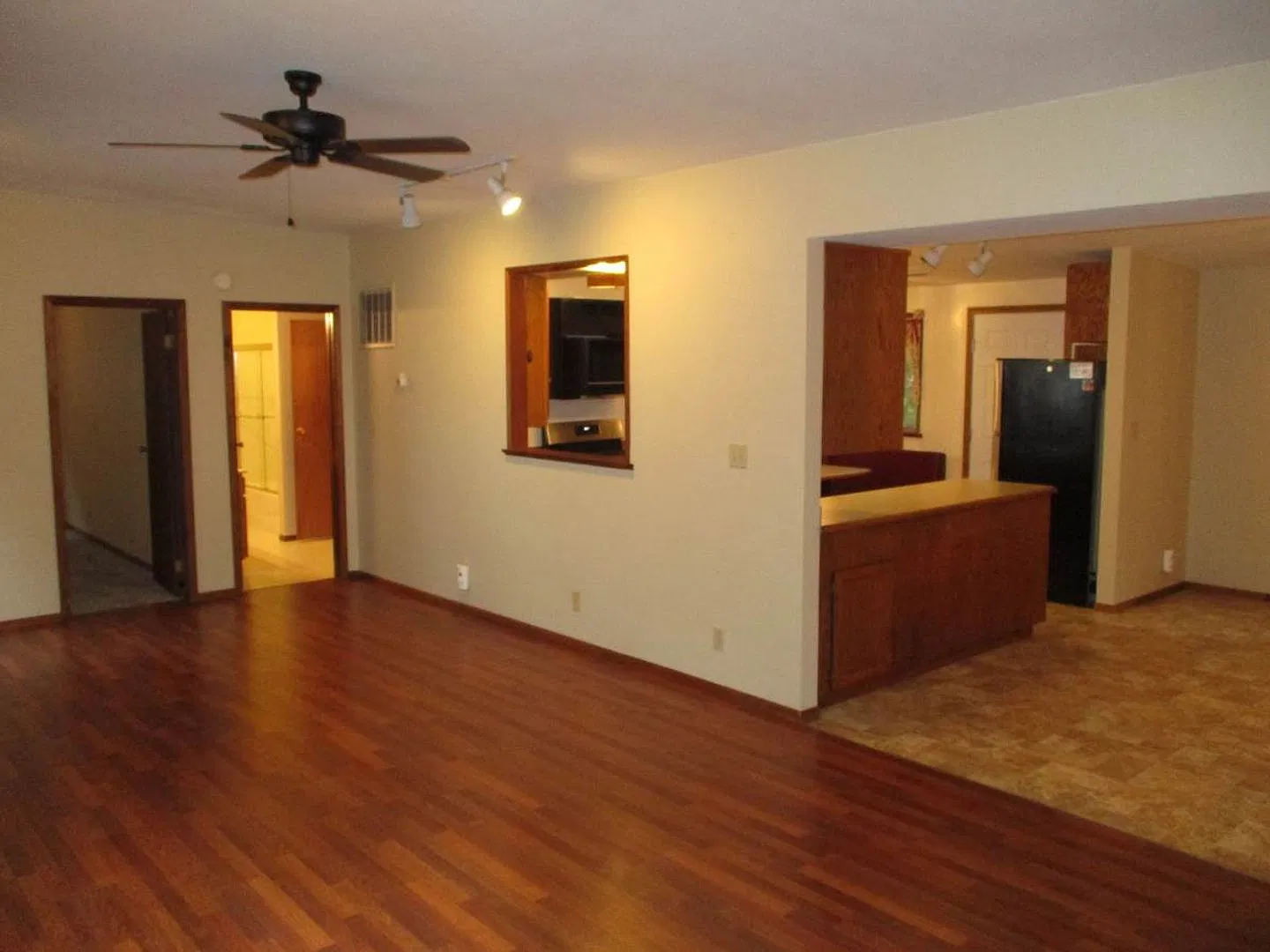 2 bedroom 1 bathroom Apartment close to Downtown Gig Harbor — Photo 3