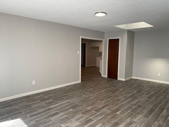 3rd image of 78 Stratford Ln