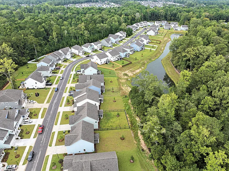 201 Cherry Grove Dr — Photo 38