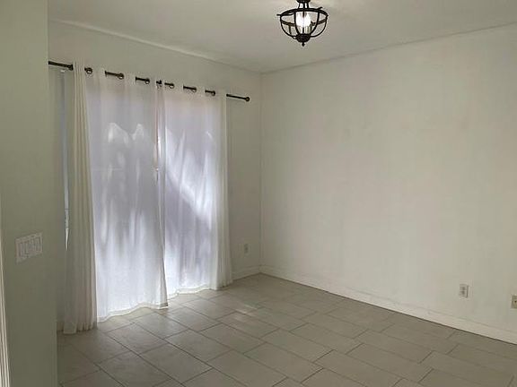 5th image of 4907 Spinnaker Dr #4907
