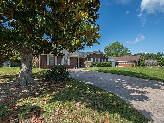 2nd image of 15454 Parkwood Dr N