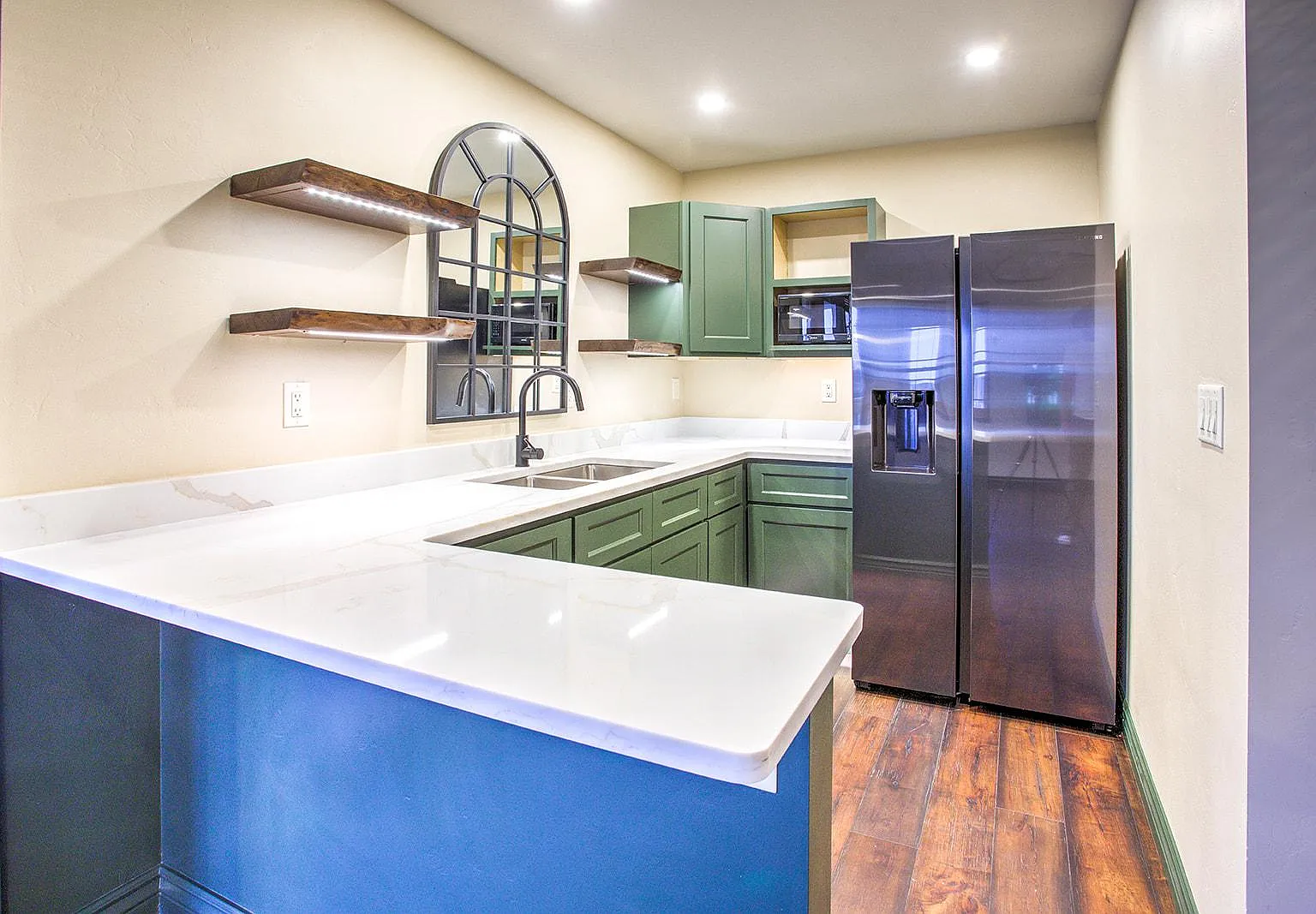 1 bed, 4000 sqft, $1,400 — Photo 2