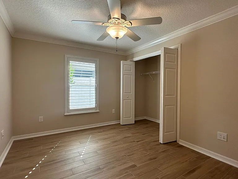 724 Yager Ln — Photo 14