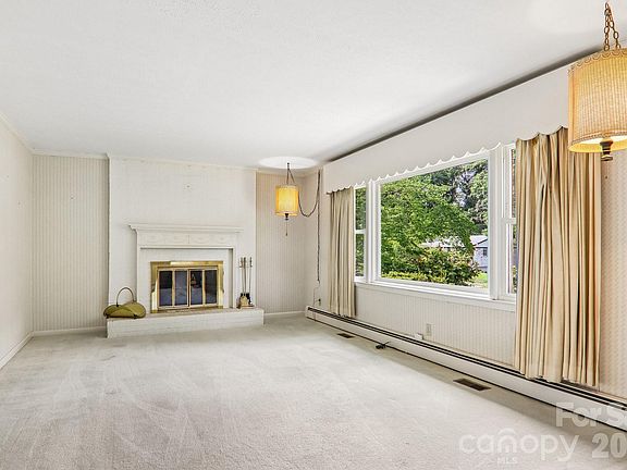 5th image of 3157 Florida Dr