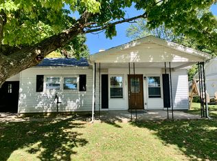 702 Beech Ave, Centerville, IN 47330