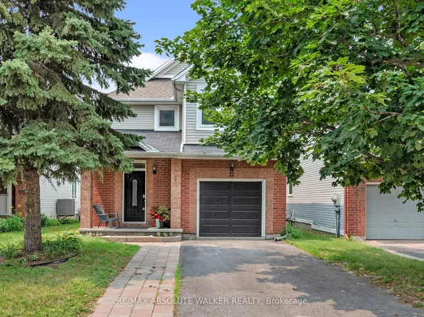 32 Roberge Cres, Ottawa, ON K2L 4G7