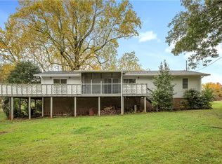 1110 Briarwood Dr, Seneca, SC 29672