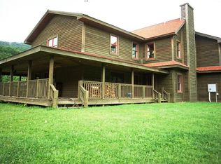 16 The Meadows Ln, Slatyfork, WV 26291