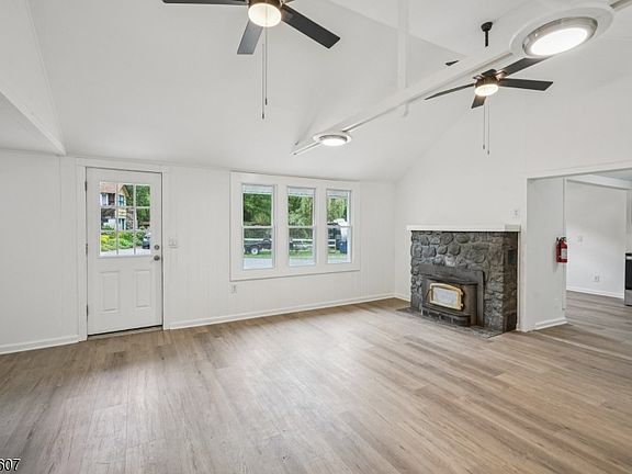 5th image of 223 Waconia Rd