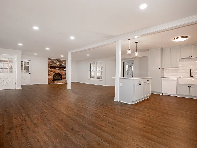 10117 Shades Rd SE — Photo 3