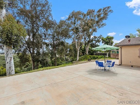 2nd image of 3051 Larkin Pl