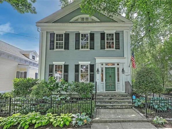 66 Franklin St, Bristol, RI 02809