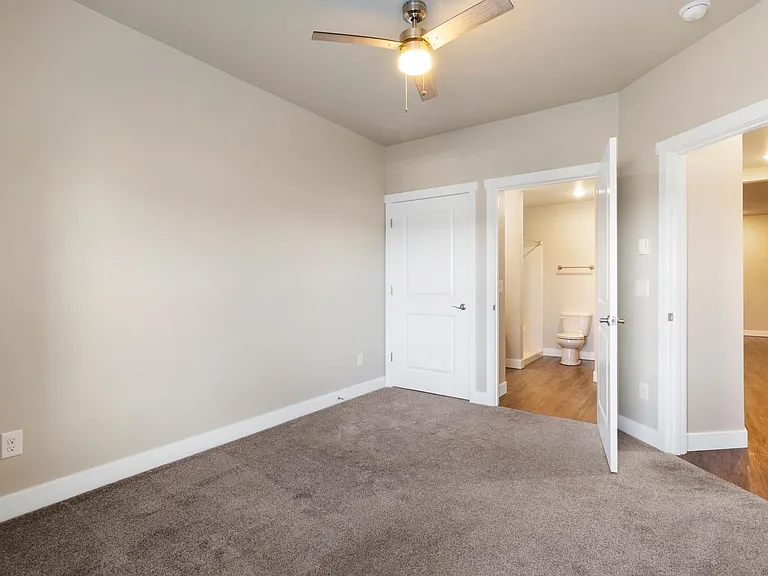 Arbor Crest Apartments — Photo 19