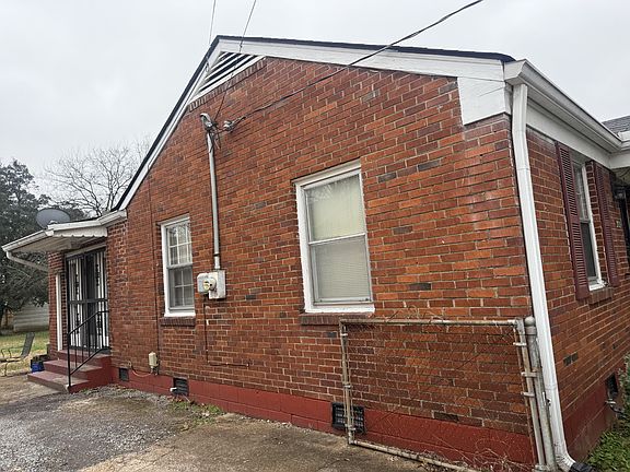 4th image of 2713 Aspen Dr