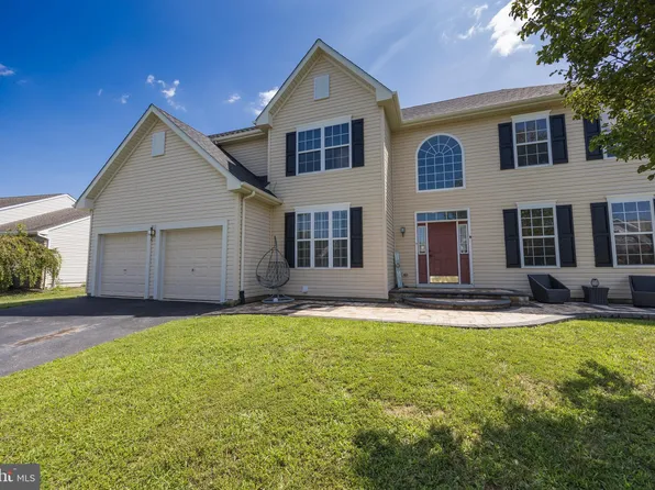42 London Dr, Smyrna, DE 19977