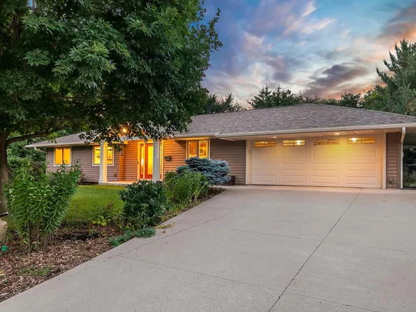 5124 Winsdale St N, Minneapolis, MN 55422