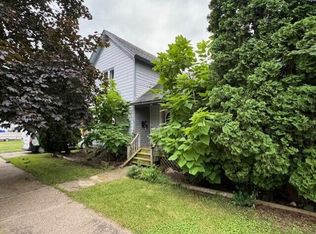 325 N Wisconsin St, Burlington, WI 53105