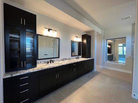 Owner s Bath