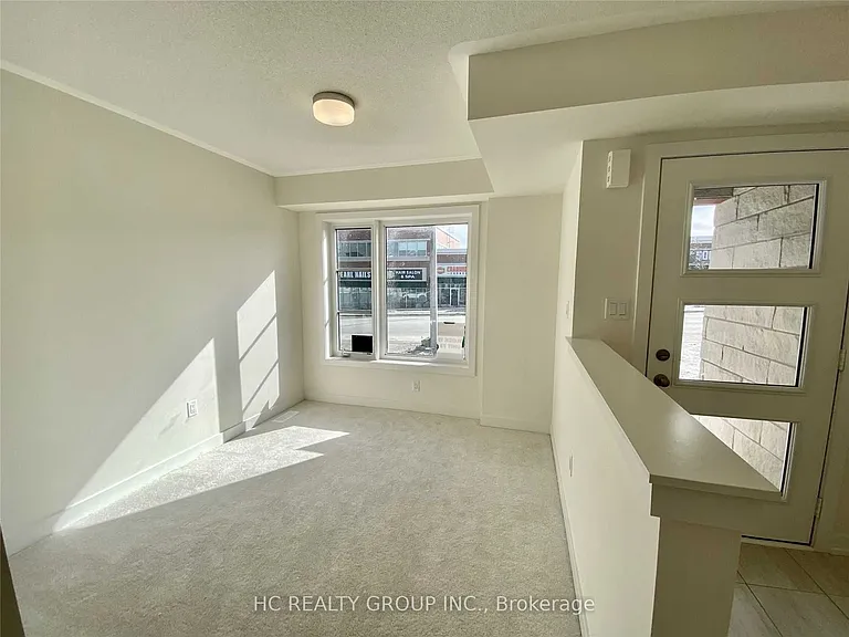2578 Castlegate Cross — Photo 2