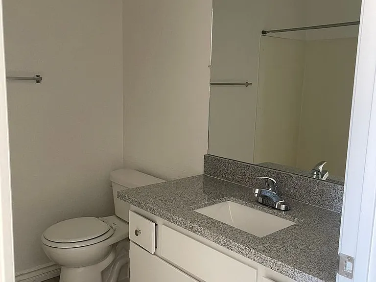 10135 Hillhaven Ave — Photo 9