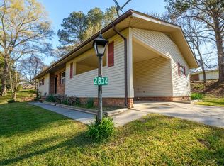 2834 Suncrest Dr, Dalton, GA 30720