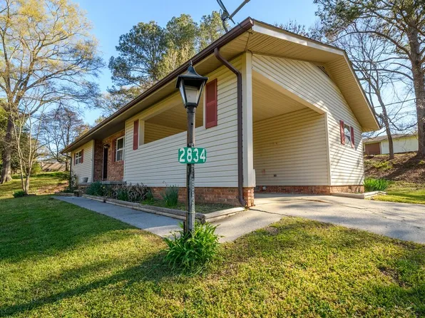 2834 Suncrest Dr, Dalton, GA 30720